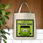 Personalisierter Niedlicher Cartoon Halloween Leck Tragetasche<br><div class="desc">Super niedliches kleines "Blockhead" Halloween Frankenstein auf dieser lustigen,  personalisierten Leckerei Tasche.</div>