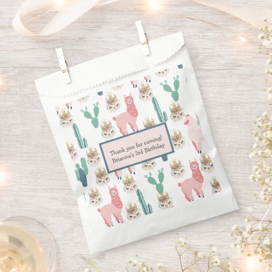 Personalisierter Niedlicher Rosa Lama und grüner K Geschenktütchen (Ausgeschnitten)