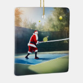 Personalisierter Niedlicher Santa Playing Pickleba Keramikornament (Rechts)
