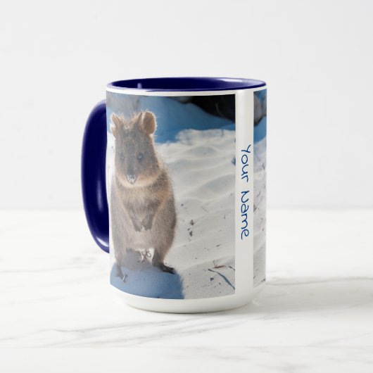 Personalisierter niedlicher und glücklicher Quokka Tasse (Vorderseite Links)