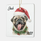 Personalisierter Niedlicher Weihnachtsmann Mops Keramikornament (Links)
