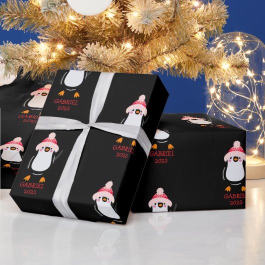 Personalisierter Niedlicher Weihnachtspenguin in R Geschenkpapier (Feiertage)