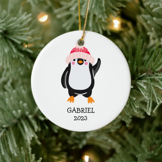 Personalisierter Niedlicher Weihnachtspenguin in R Keramik Ornament (Baum)
