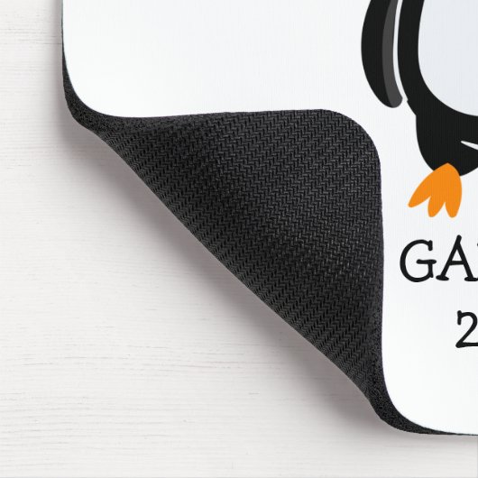 Personalisierter Niedlicher Weihnachtspenguin in R Mousepad (Ecke)
