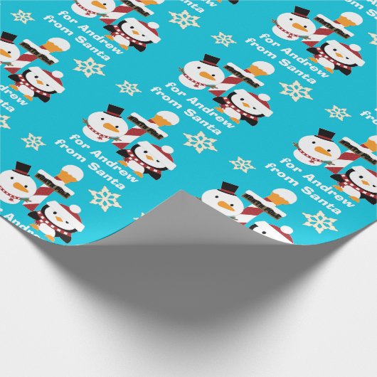 Personalisierter Nordpol Schneemann Pinguin Weihna Geschenkpapier (Ecke)