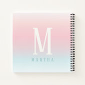 Personalisierter Notizblock mit pastellfarbenem Re (Rückseite)