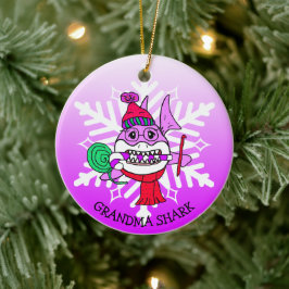 Personalisierter Oma-Hai und Schneeflocke Keramik Ornament