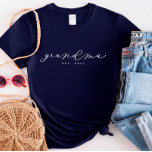 Personalisierter Oma-T - Shirt<br><div class="desc">Jeden Tag fügen wir neue Designs hinzu!</div>