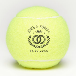 Personalisierter Paarname und Datum in schwarzer S Tennisbälle
