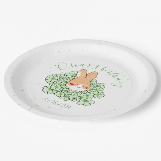 Personalisierter Pappteller zum Geburtstag des Has (Schrägansicht)