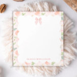 Personalisierter Pink Bow Floral Baby Stationer Notizblock<br><div class="desc">Personalisiertes Pink Bow Floral Baby Stationery Notepad,  das eine Notiz zu einer Brise. Dieses Personalisierte Pink Bow Floral Baby Stationery Notepad kann mit einem Namen versehen werden. Diese Notizblöcke machen großartige Geschenke für Lehrer!</div>
