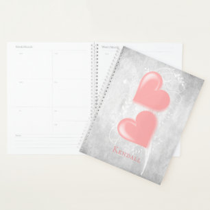 Personalisierter Planer für rosa Herzen