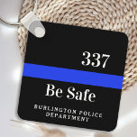 Personalisierter Polizeibeamter dünne blaue Linie Schlüsselanhänger<br><div class="desc">Wenn Sie ein personalisiertes und nachdenkliches Geschenk für einen Polizeibeamten in Ihrem Leben suchen, dann schauen Sie sich nur unsere maßgeschneiderten Polizeigeschenke an. Unser dünner blauer Schlüsselanhänger ist ein modernes und stilvolles Accessoire, auf das jeder Strafverfolgungsbeamte stolz sein könnte. Die hellblaue Färbung des Schlüsselanhängers erinnert an das traditionelle Polizeiblau, was...</div>