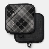 Personalisierter Pothalter mit dem Namen Schwarz K Topflappen (Vorderseite/Rückseite)