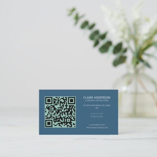 Personalisierter QR-Code Modern Blue Custom Logo Visitenkarte (Stehend Vorderseite)