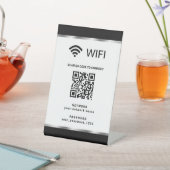 Personalisierter QR-Code Wifi-Netzwerk und Kennwor Sockelschild (In SItu)