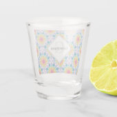 Personalisierter Regenbogen Blumen Fossilienmuseum Schnapsglas (Rückseite)