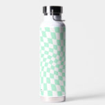 Personalisierter Retro-Pastell-Minze Wavy Checkere Trinkflasche<br><div class="desc">Moderne Retroflasche Wasser in pastellfarbenen Karos mit individuelle Name</div>