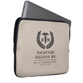 Personalisierter RN Nursing School Abschluss Elega Laptopschutzhülle (Vorne Rechts)