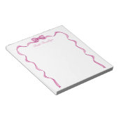 Personalisierter rosa Bow und Band Notizblock (angewinkelt)
