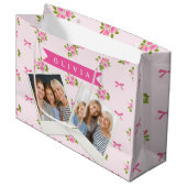 Personalisierter Rosa Coquette Mädchenname mit Blu Große Geschenktüte (Vorderseite Schrägansicht)