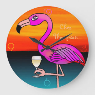 Personalisierter rosa Flamingo zum Weintrinken Große Wanduhr