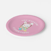 Personalisierter Rosa Happy Easter Bunny Party Pappteller (Schrägansicht)