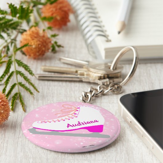 Personalisierter rosa Ice Skate Niedlich Abbildung Schlüsselanhänger (Seite)