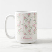 Personalisierter rosa Rosen-Blumenmonogramm-Becher Kaffeetasse (Links)