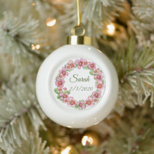 Personalisierter rosa und grüner Blumenkranz Keramik Kugel-Ornament