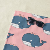 Personalisierter Rosa Wal Kids Strandtuch (Beispiel)