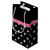 Personalisierter Rosanamensbogen der schwarzen Kleine Geschenktüte (Rückseite Schrägansicht)