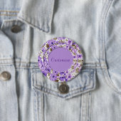 Personalisierter Rundknopf für Lila und weiße Blüt Button (Beispiel)