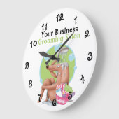 Personalisierter Salonhund und Blasen Große Wanduhr (Winkel)