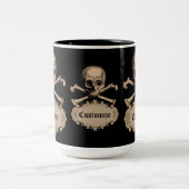 Personalisierter Schädel u. gekreuzte Knochen Zweifarbige Tasse (Mittel)