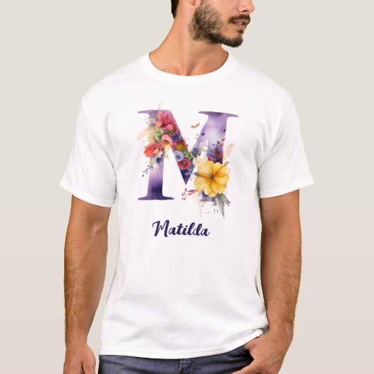 Personalisierter Schmetterling und Blume Buchstabe T-Shirt (Vorderseite)