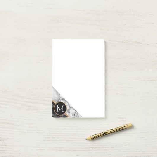 Personalisierter Schwarz-weißer Letter-Marmor Post-it Klebezettel (Auf Schreibtisch)