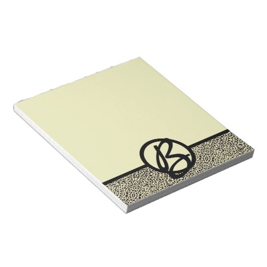 Personalisierter Schwarzcreme-Leopard Notizblock (angewinkelt)