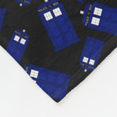 Personalisierter schwarzer Polizeinamenskasten Fleecedecke (Ecke)