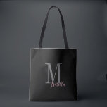 Personalisierter schwarzer Rosa-Name und Monogramm Tasche<br><div class="desc">Elegantes modernes Personalisiertes Monogramm und Namensschild Taschen in Schwarz und Rosa,  einfach und stilvoll. große personalisierte Brautparty Geschenke bei Hochzeitsfeier,  Brautparty oder Junggeselinnen-Abschied. Passen Sie das Monogramm oder den Namen mit Ihrer Wahl von Farbe und Schriftart an.</div>