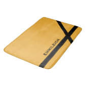 Personalisierter Senfgelb und schwarz Streifen Badematte (Schrägansicht)