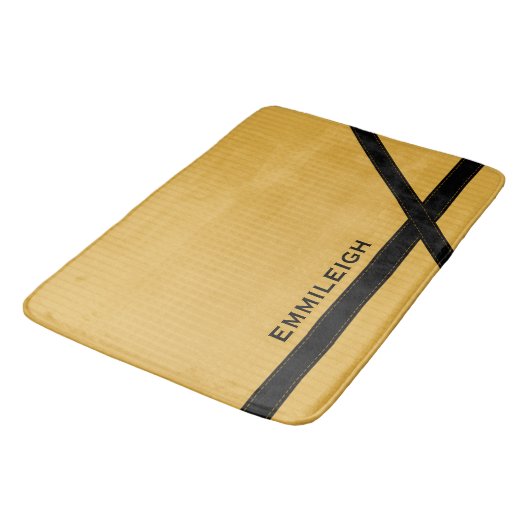 Personalisierter Senfgelb und schwarz Streifen Badematte (Schrägansicht)