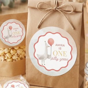 Personalisierter Silly Goose Erster Geburtstag-Auf Runder Aufkleber