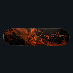 Personalisierter Skateboard mit Flammen-Entwurf<br><div class="desc">Geben Sie dem Internatsschüler in Ihrem Leben ein spezielles Geschenk mit diesem personalisierten Skateboard,  der einen ultra coolen Flammenentwurf kennzeichnet. Der Entwurf lässt Sie jeden möglichen Namen eintragen,  den Sie wollen.</div>