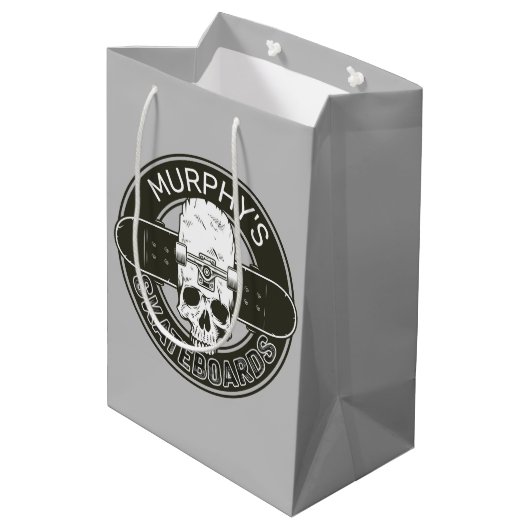 Personalisierter Skater NAME Skull Skateboarding S Mittlere Geschenktüte (Rückseite Schrägansicht)