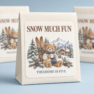 Personalisierter Snow Much Fun Ski-Teddybär Quadratischer Aufkleber