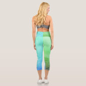 Personalisierter Strand Bitte Aquamarin Blue Ombre Capri Leggings (Rückseite)