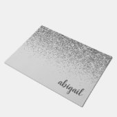 Personalisierter, stylischer Silver Modern Monogra Fußmatte (Schrägansicht)