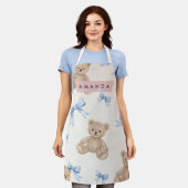 Personalisierter Teddybär & Blaues Schleifenmuster Schürze (Getragen)