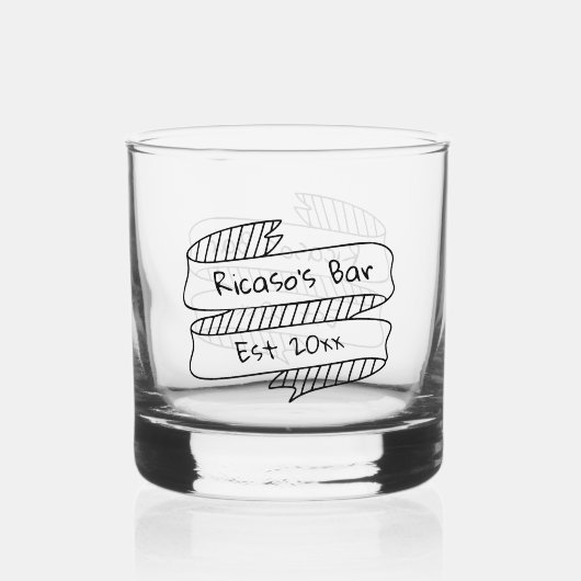 Personalisierter Text auf Hand gezeichneter Flachb Whiskyglas (Vorderseite)